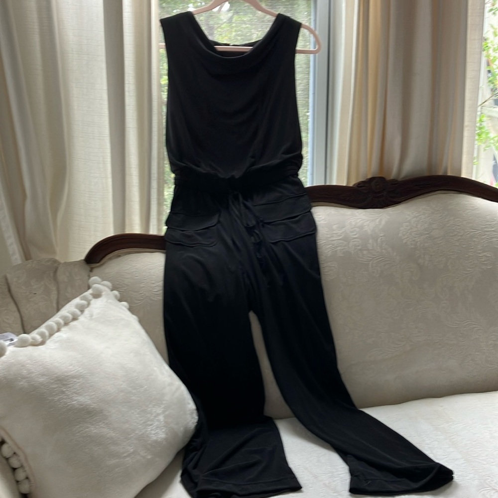 Vince Camuto black slinky jumper with front pockets & drawstring waist xs New!